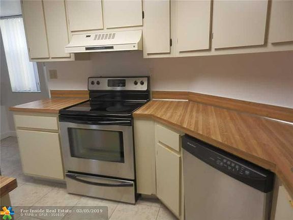 4th image of 2827 N Course Dr APT 205