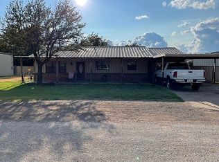 1302 Green St, Quanah, TX 79252