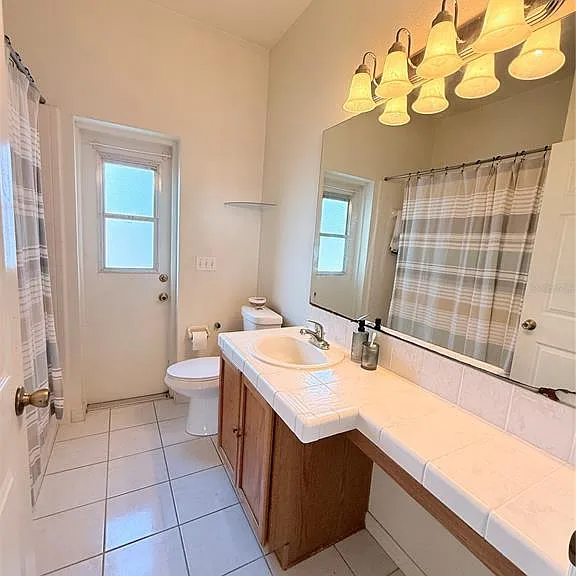 3010 Victoria Dr — Photo 36