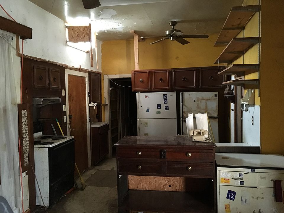 2nd image of 1812 Howard St