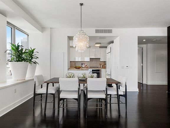 5th image of 188 Minna St #233