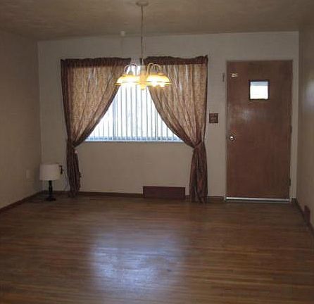 3rd image of 1573 Theater St