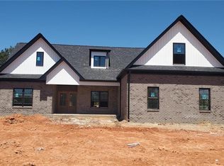 265 Wynnfall Dr, Lexington, NC 27295