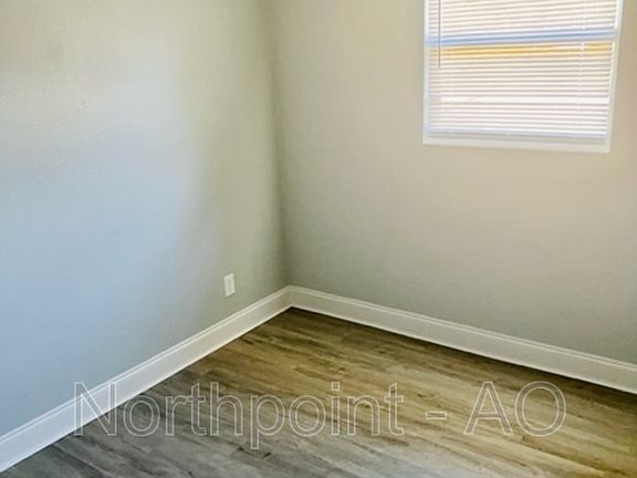 5th image of 7006 Miss Muffet Ln S