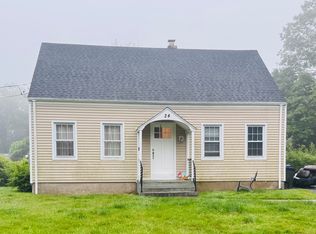 24 N Forest Cir, West Haven, CT 06516