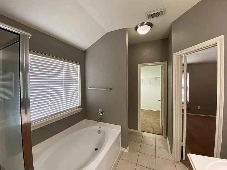 6323 Bennington Springs Dr — Photo 14
