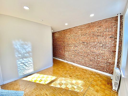 4th image of 41 E 7th St APT 9