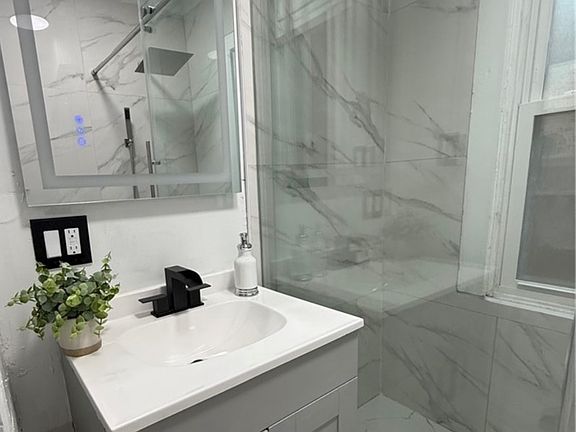 2nd image of 59 Rowley St Room A