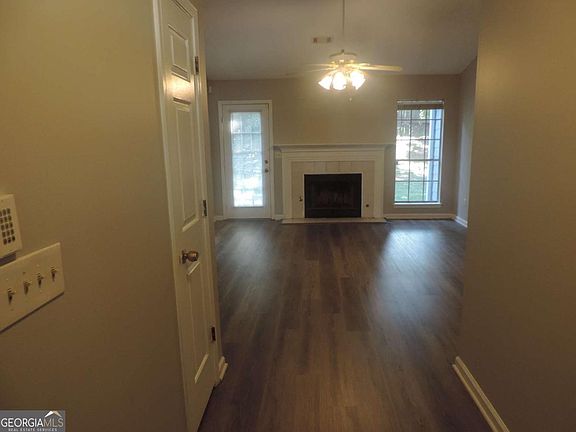 5th image of 1504 Melody Ridge Ct NE