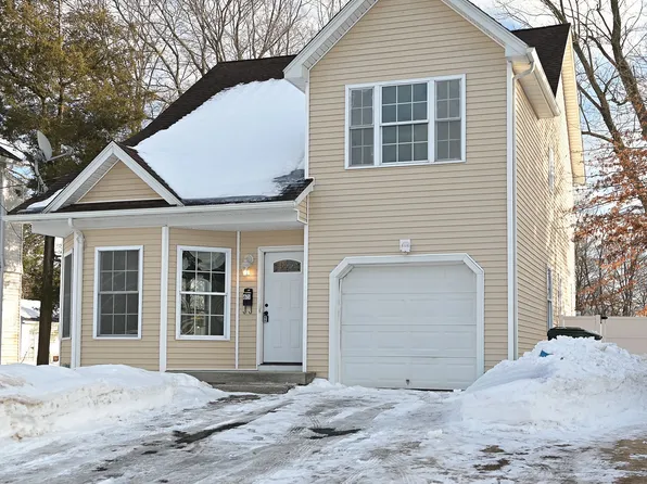 65 Phelps St, East Hartford, CT 06108