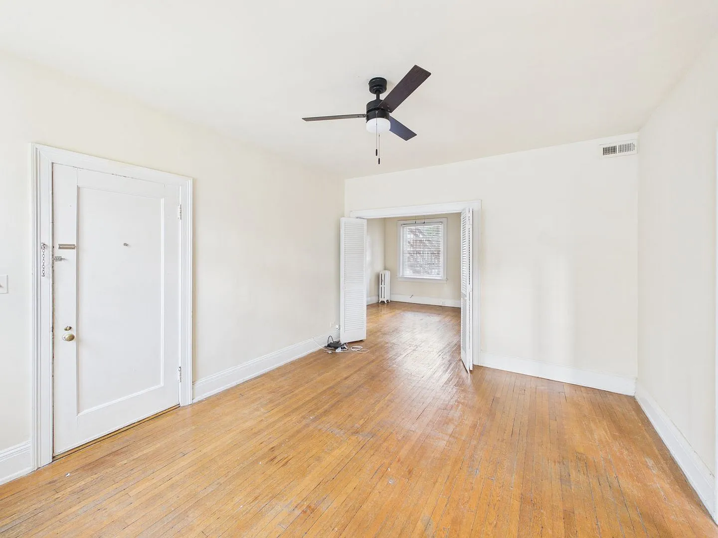 1 bed, 1.0 bath, 950 sqft, $1,675 — Photo 3