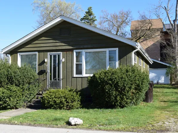 113 Roosevelt Ave, Wauconda, IL 60084
