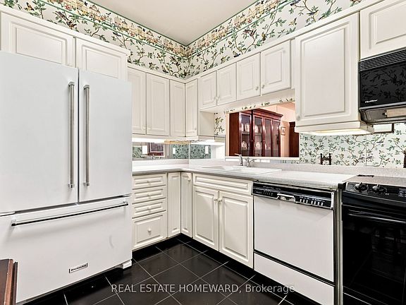 2nd image of 3800 Yonge St #108