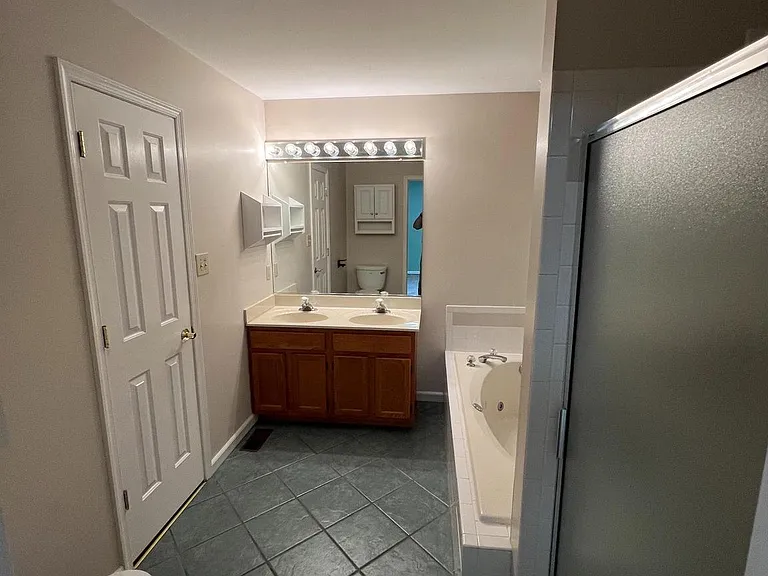7 S Pointe Ln — Photo 8
