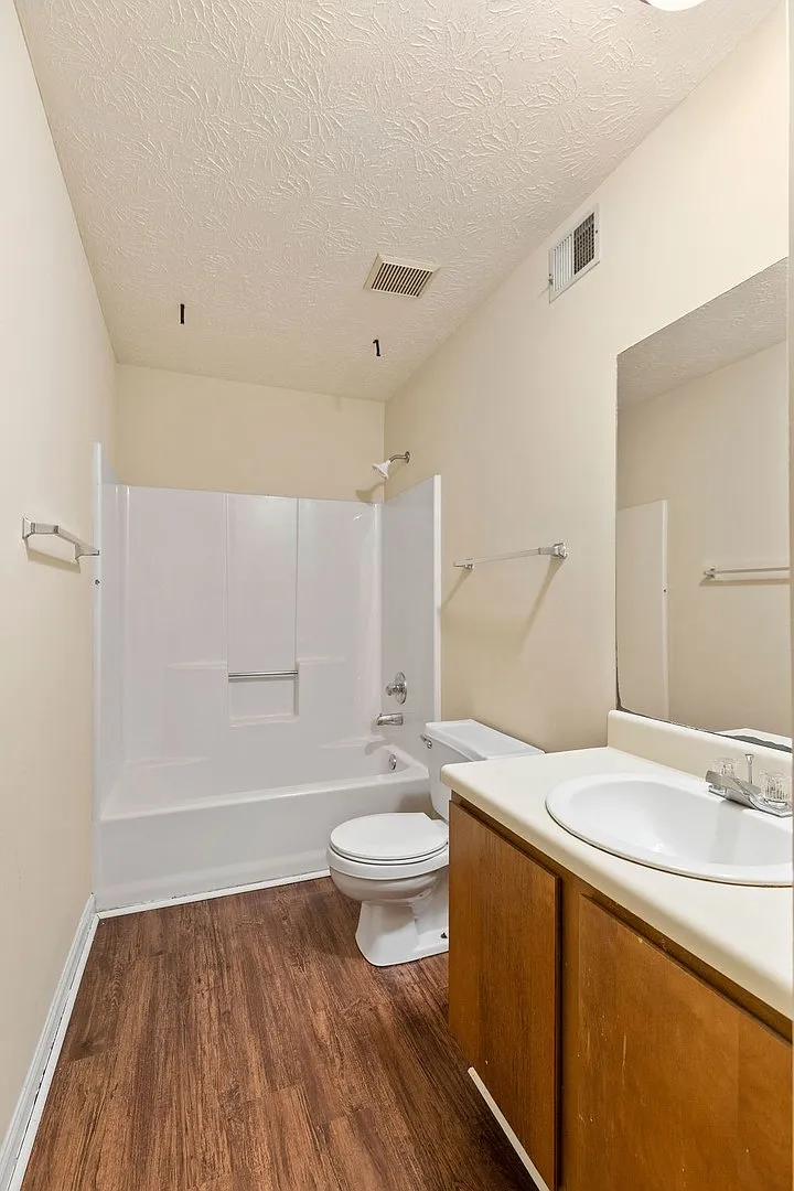 159 Burton St — Photo 4