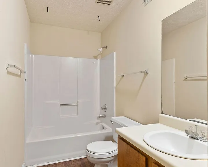 159 Burton St — Photo 4