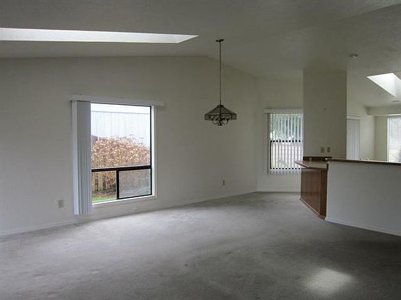 3rd image of 4814 27th Ct SE