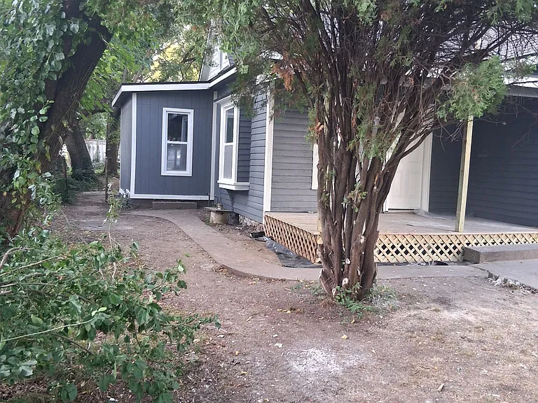 N Jefferson Ave — Photo 12
