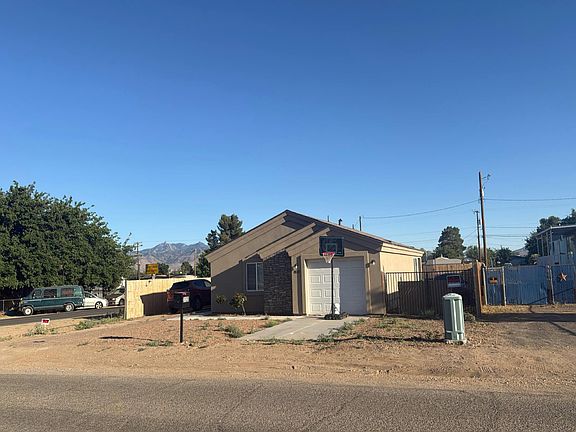 3rd image of 3120 E Devlin Ave