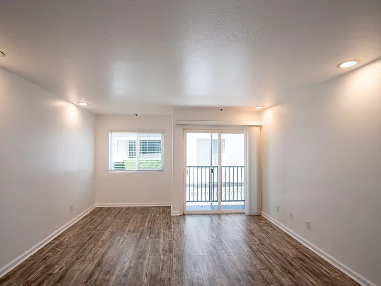 11035 Otsego St — Photo 3