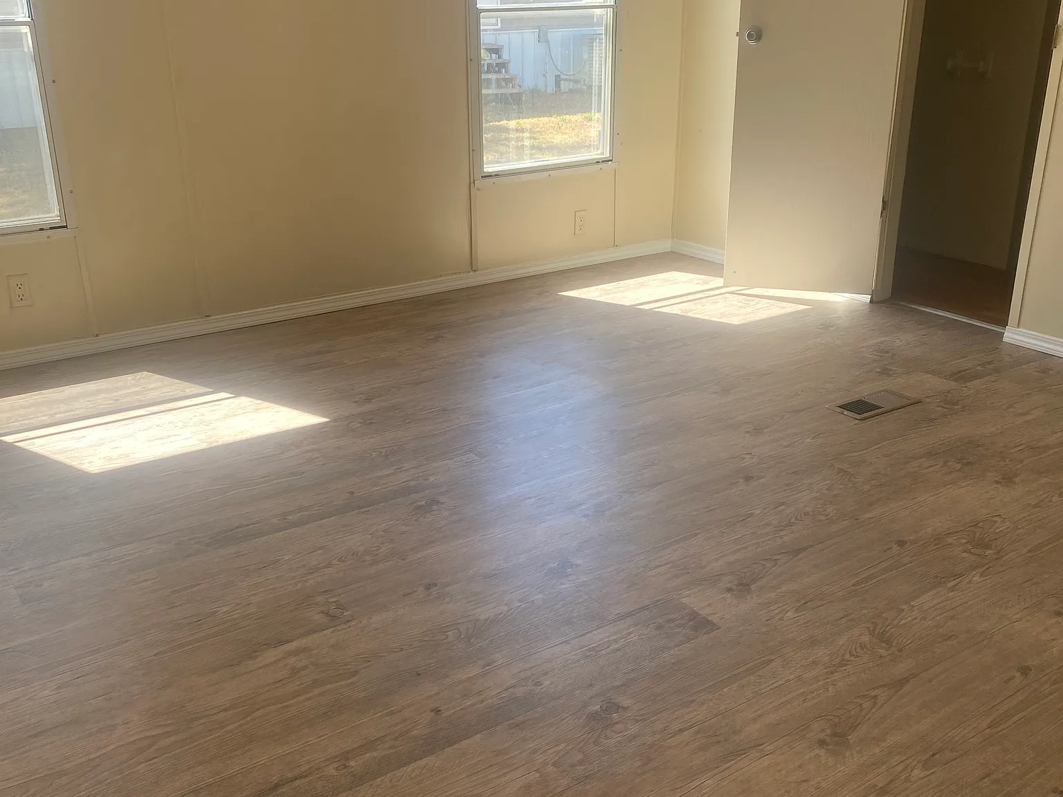 3 bed, 1280 sqft, $650 — Photo 3