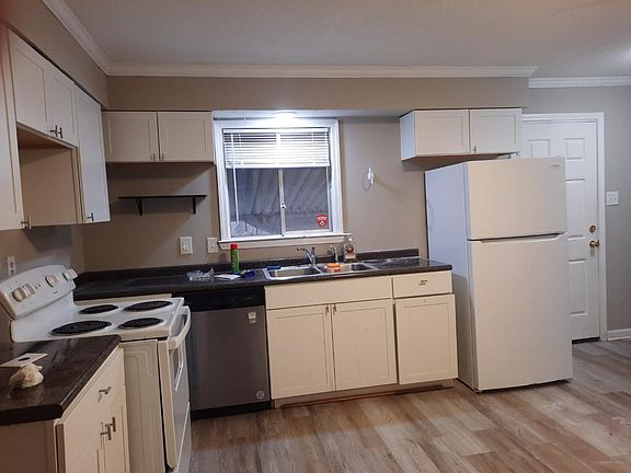 Kitchen will all appliances