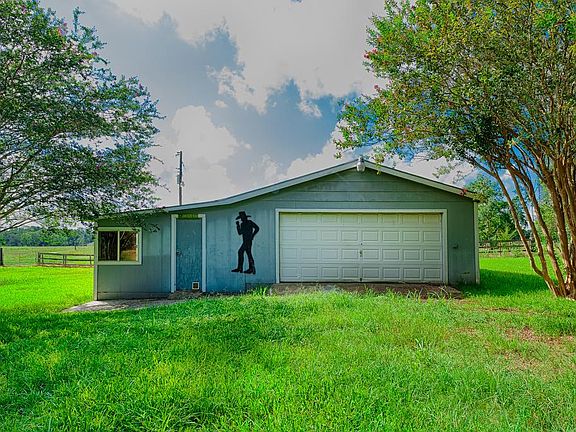 4th image of 13 Pine Ln