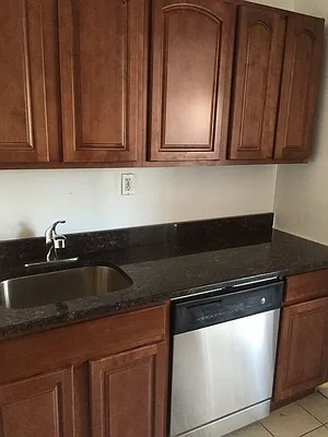 Rented by Salon Realty Corp | media 14