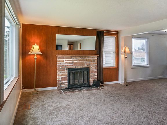 3rd image of 3229 S 135th St