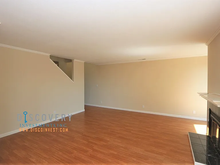 215 Samaria Ln — Photo 4