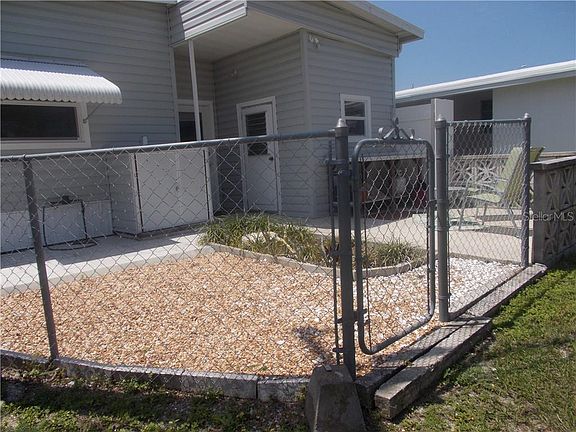 3rd image of 670 N Green Cir #109