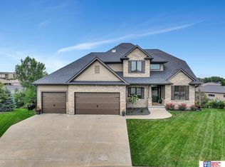 6301 Boulder Ridge Ct, Lincoln, NE 68526
