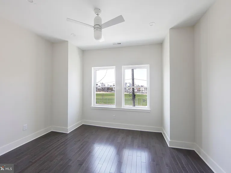 2677 Aramingo Ave — Photo 19