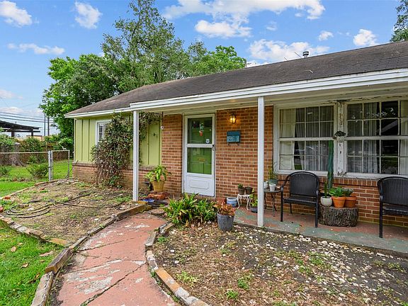 3rd image of 7486 Lakehurst Dr