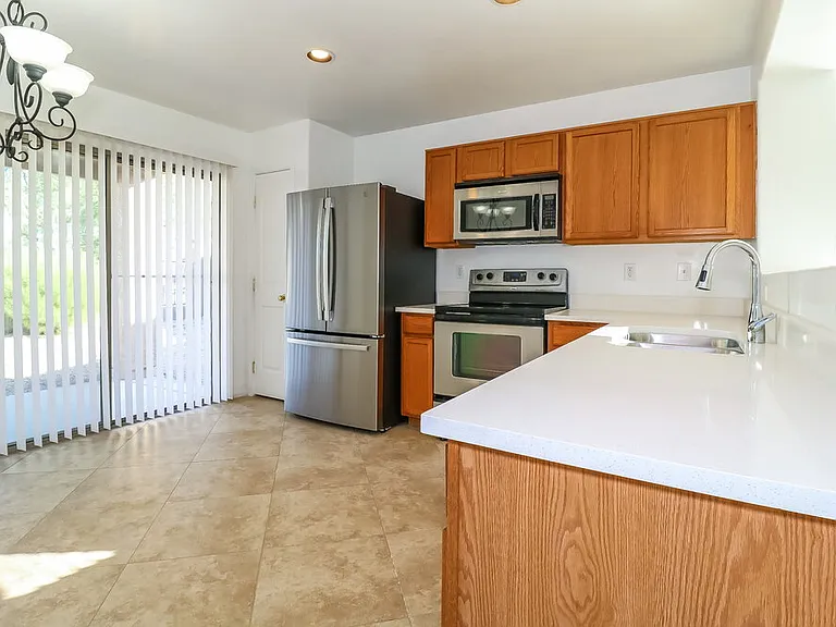 40084 W Catherine Dr — Photo 7