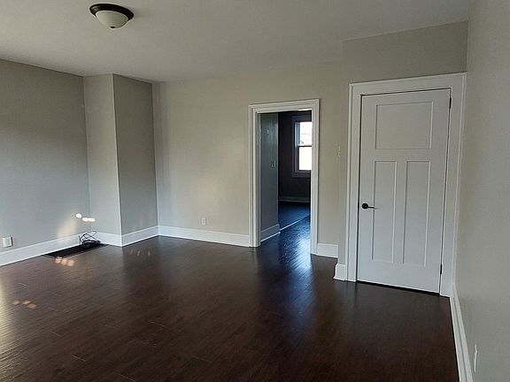 1st Floor-Living Room