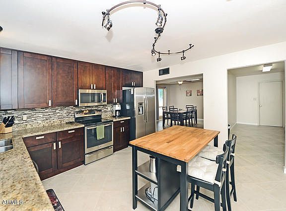 5th image of 25802 S New Town Dr