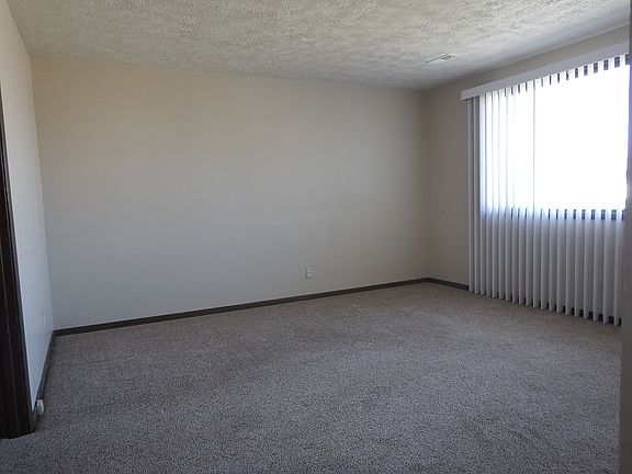 3rd image of 2402 W 5th St