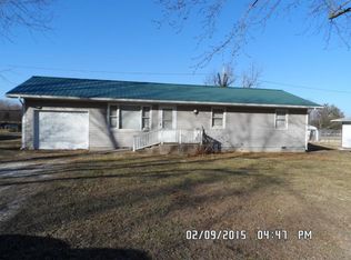 705 W San Martin St, Bolivar, MO 65613