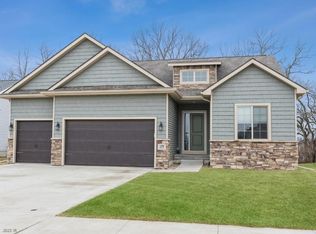 129 Walnut Dr, Norwalk, IA 50211
