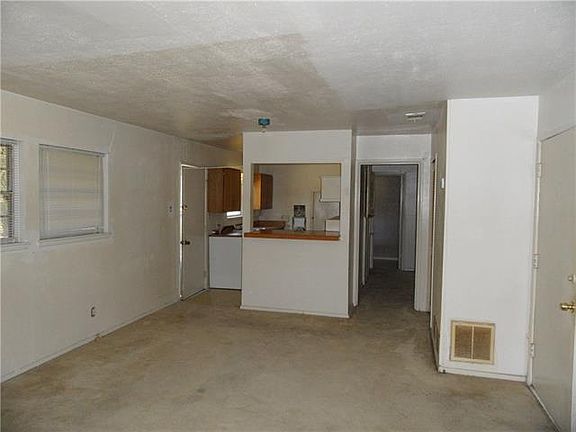 2nd image of 1605 Nash St