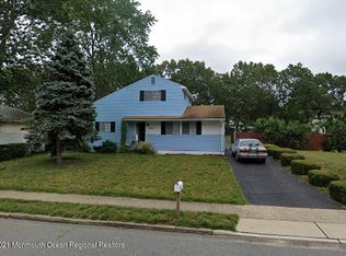 62 Western Dr, Howell, NJ 07731