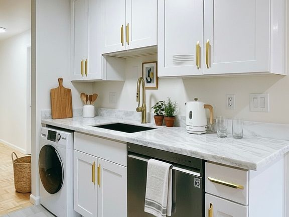 3rd image of 6534 4th Ave NE Suite 103