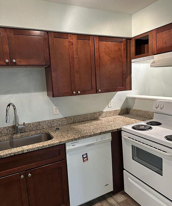 1st image of 3325 Mayflower St #3