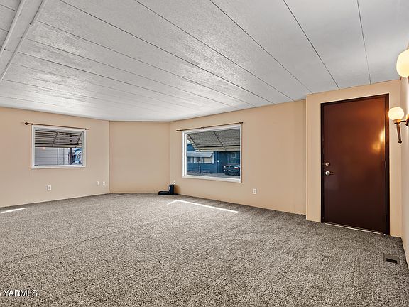 3rd image of 18 W Washington Ave Unit 27