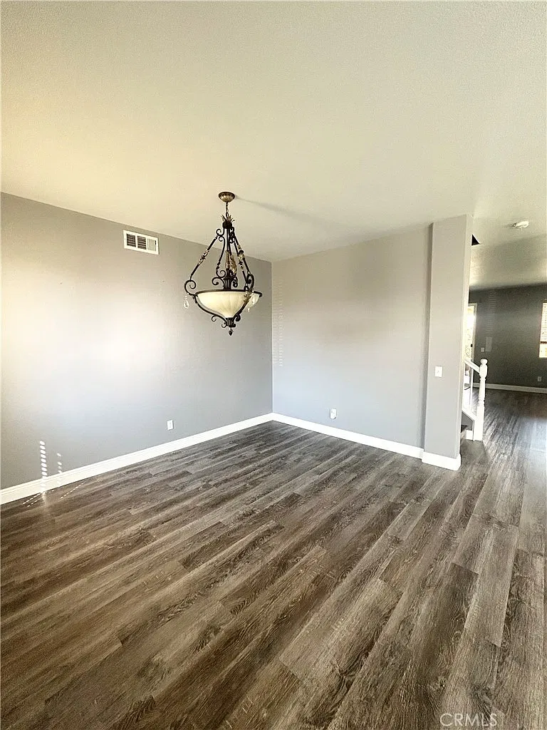 6 bed, 2.5 bath, 2668 sqft, $3,000 — Photo 4