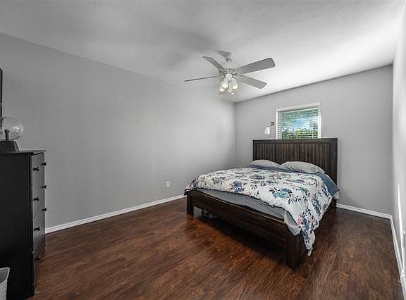 4th image of 4904 Wagner Dr