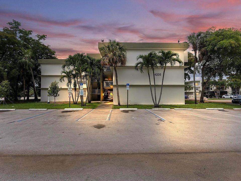 1st image of 4205 N University Drive #201