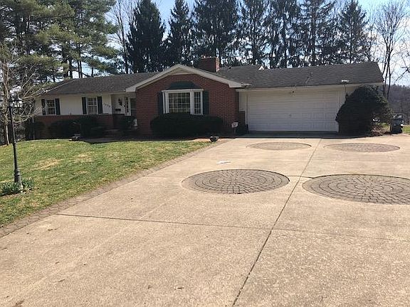 3rd image of 1520 Hawthorne Dr