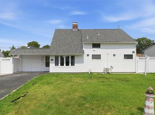 63 Blacksmith Rd, Levittown, NY 11756